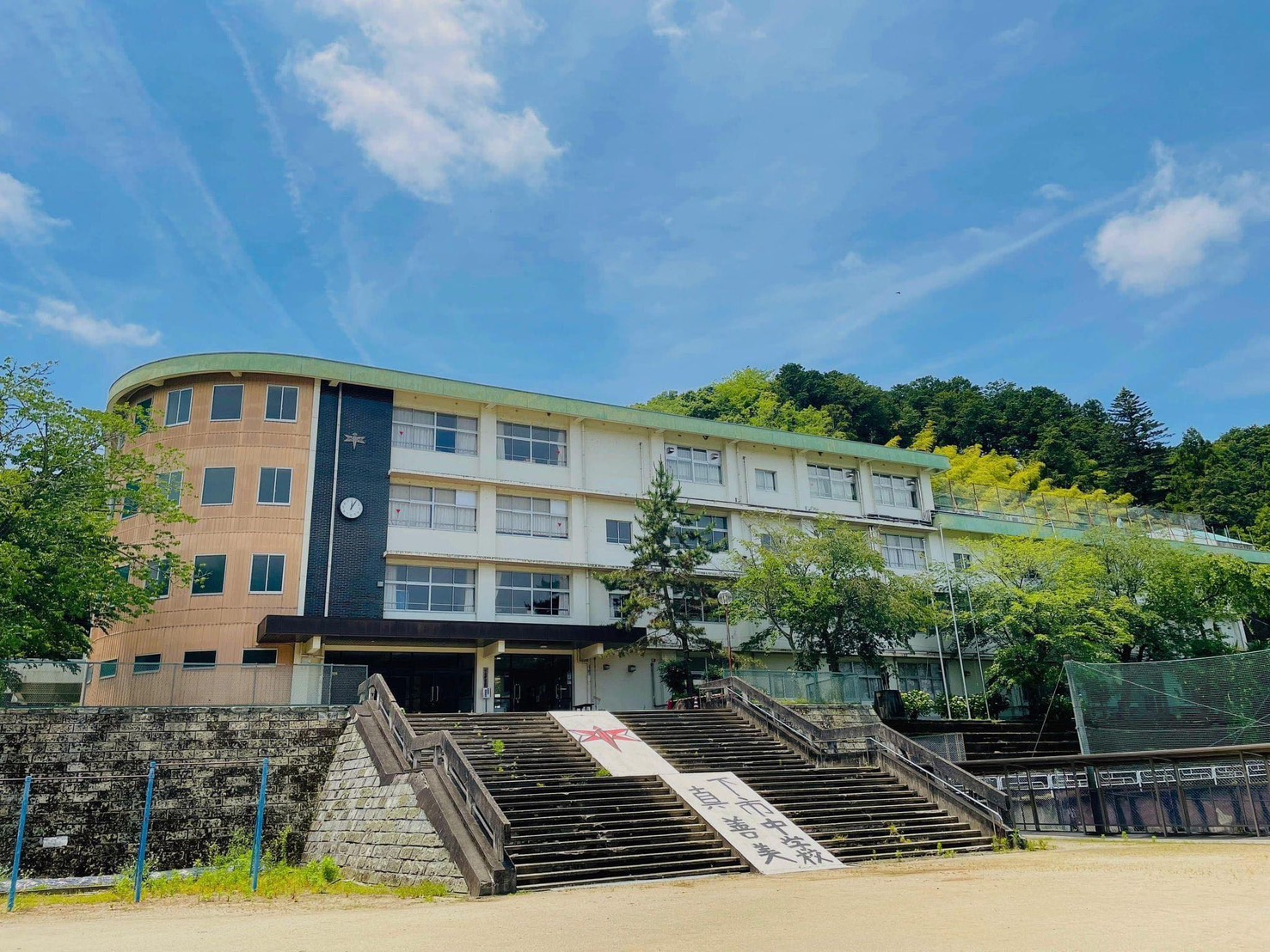 ガチ文高等学校の様子 1